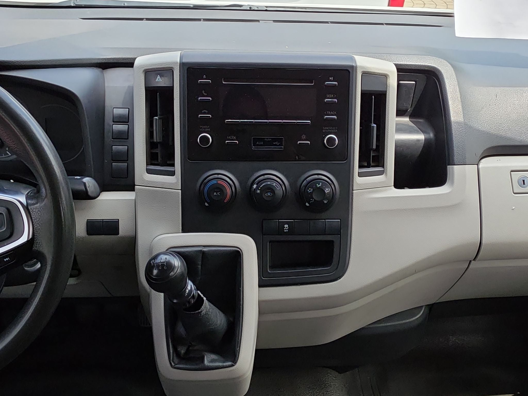2020 Toyota HIACE 5 PTS DX SUPERLARGA TM5 TOLDO ALTO