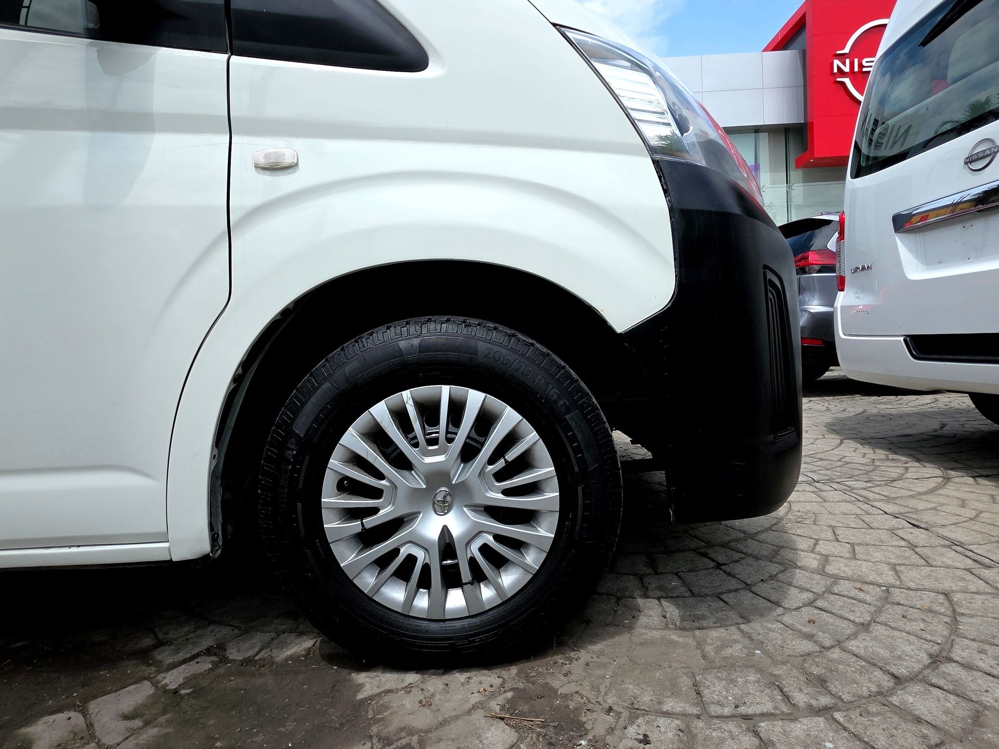 2020 Toyota HIACE 5 PTS DX SUPERLARGA TM5 TOLDO ALTO