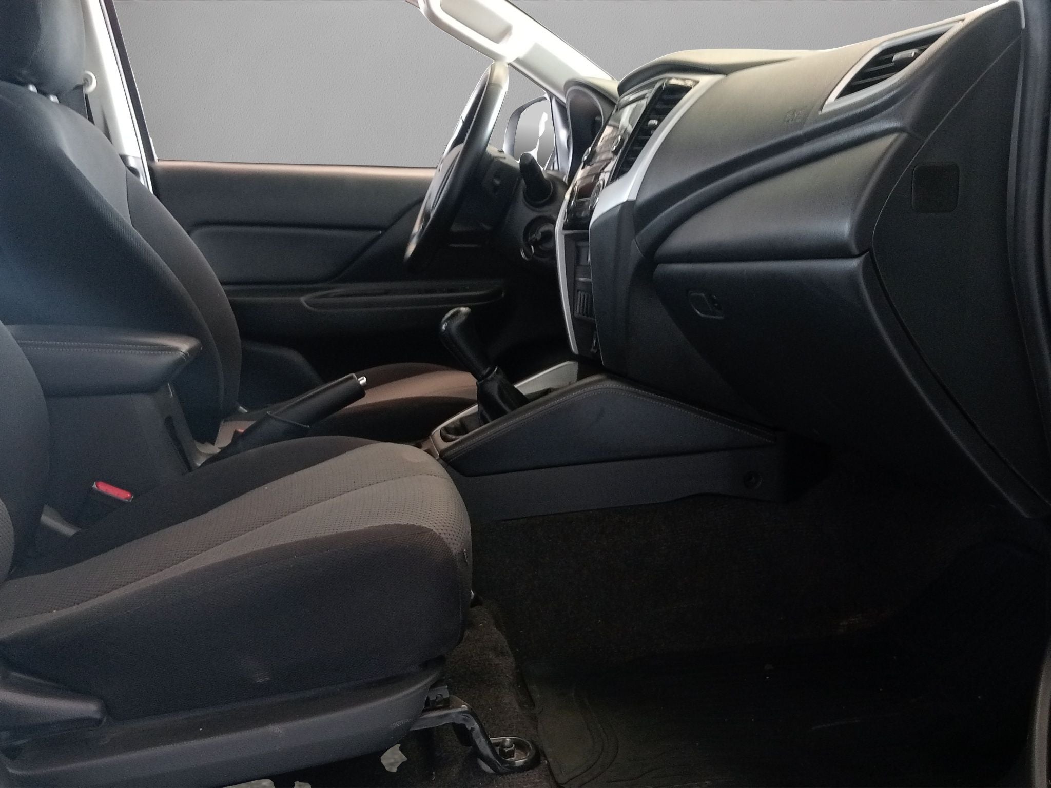 2022 Mitsubishi L200 2.4 GLX 4x2 Mt