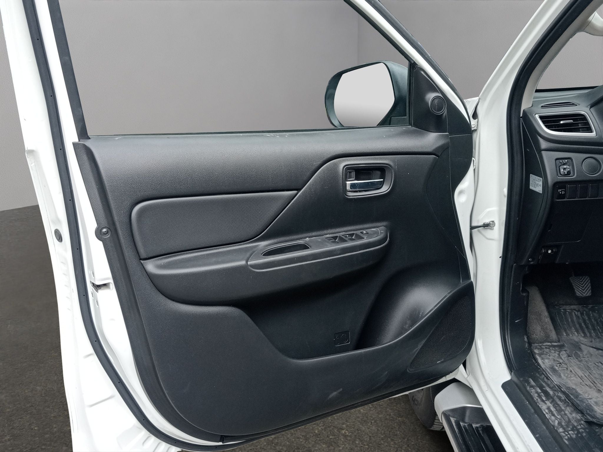 2022 Mitsubishi L200 2.4 Glx Cabina Doble 4x2 Mt