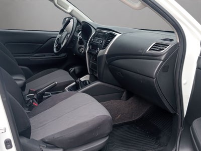 2022 Mitsubishi L200 2.4 Glx Cabina Doble 4x2 Mt