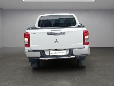 2022 Mitsubishi L200 2.4 Glx Cabina Doble 4x2 Mt