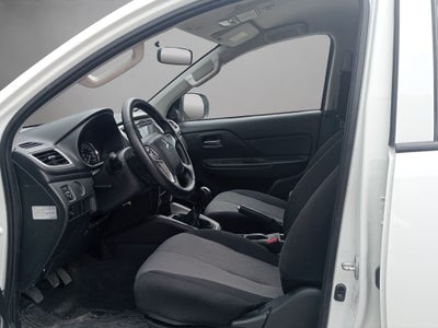 2022 Mitsubishi L200 2.4 Glx Cabina Doble 4x2 Mt