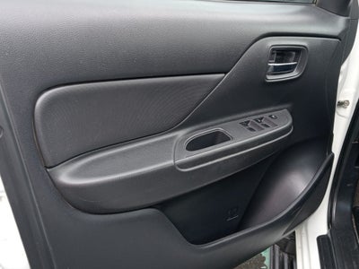 2023 Mitsubishi L200 2.4 Glx Cabina Doble 4x2 Mt