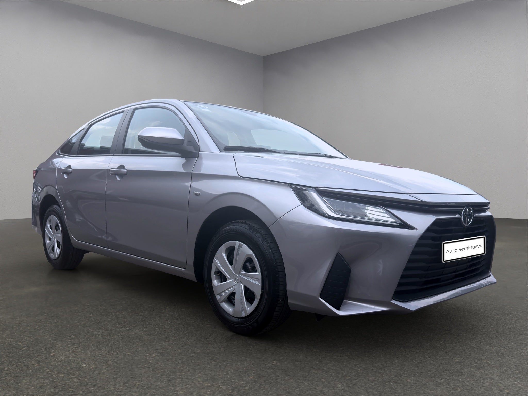 2025 Toyota YARIS 4P SEDAN BASE L41.5 AUT